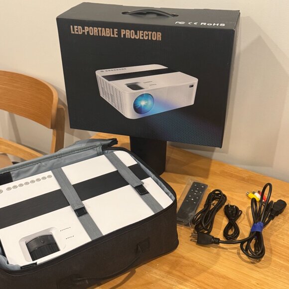 JIFAR 4K Projector ORIGINAL BOX, CARRYING CASE, and ALL Cables - Picture 6 of 13